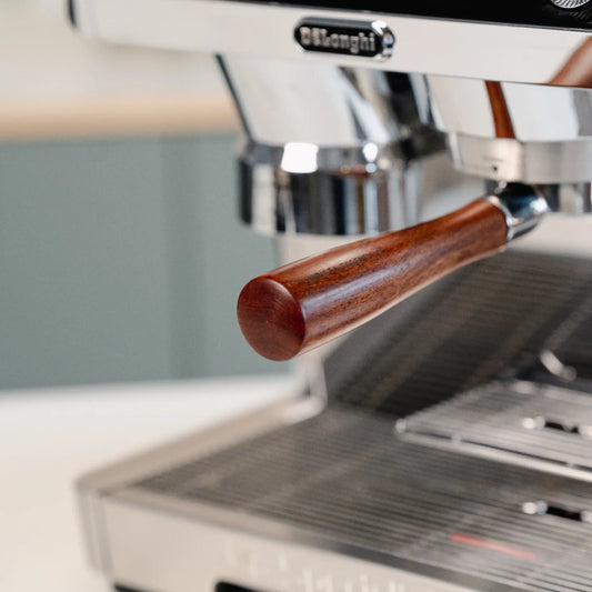 houten naked koffiehouder met filter barista essentials en portafilter van 51mm voor delonghi la specialista 2.