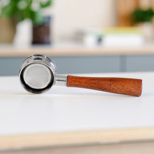 Naked portafilter 58 mm hout voor Sage: met filterbakje op het aanrecht