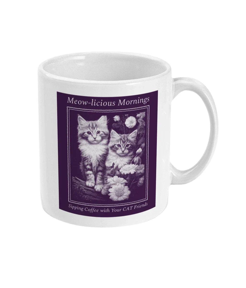 Koffiemok met schattige katten en bloemen, tekst 'Meow-licious Mornings – Sipping Coffee with Your CAT Friends', perfect cadeau voor kattenliefhebbers