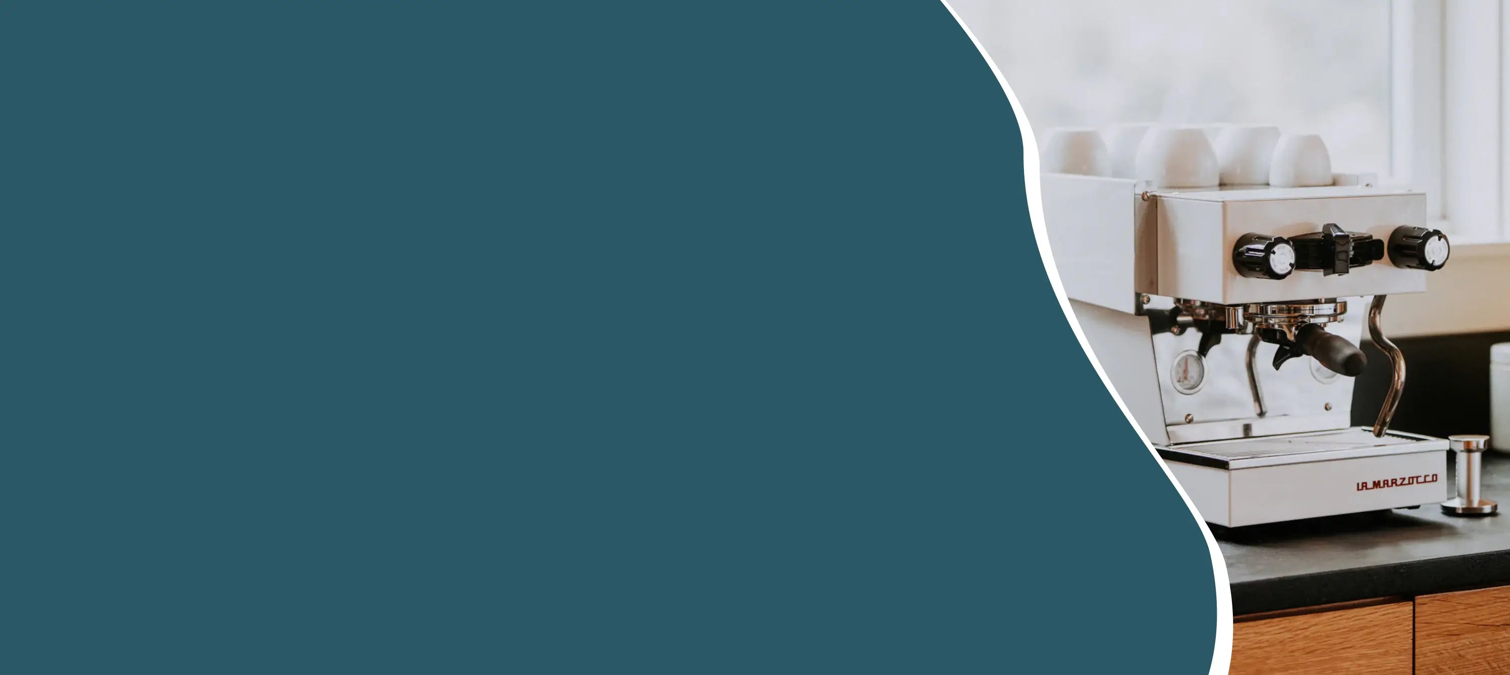 Banner met een La Marzocco espressomachine waarop een prive barista workshop aan huis gegeven wordt.