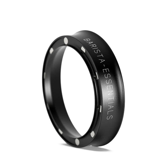 Zwarte Barista-Essentials doseerring voor espresso portafilter met magnetische pasvorm tegen knoeien tijdens puck prep