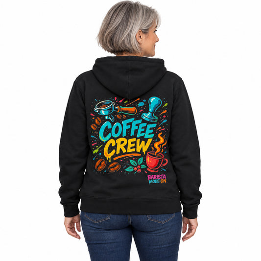 Coffee Crew Barista Mode On Hoodie | Street-Art Graffiti — zwarte Cruiser 2.0 met rugprint, gedragen op witte achtergrond.