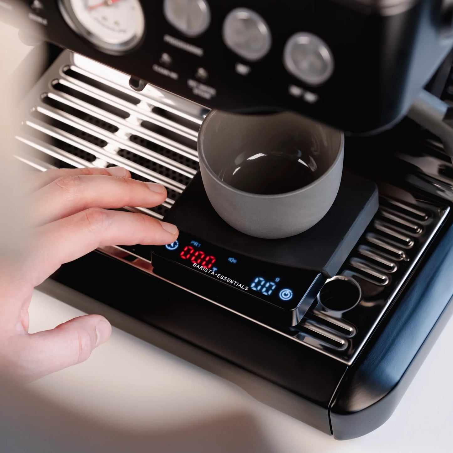 Espresso weegschaal mini met timer voor precisie en oplaadbaar van de Barista Shop 3