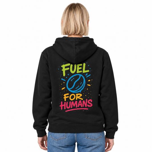 Zwarte Cruiser 2.0 hoodie met Fuel For Humans-rugprint, gedragen door een vrouw op witte achtergrond.