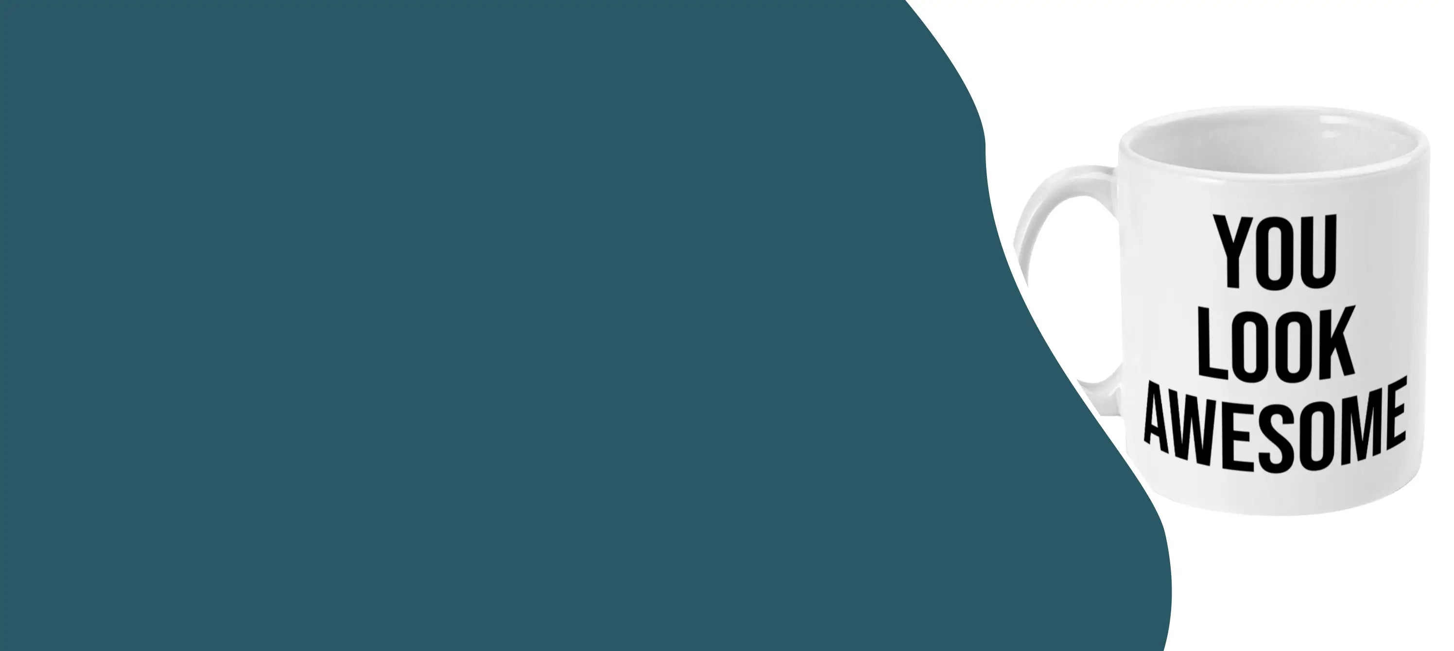 Witte gepersonaliseerde koffiemok met de tekst 'You Look Awesome', perfect als origineel cadeau