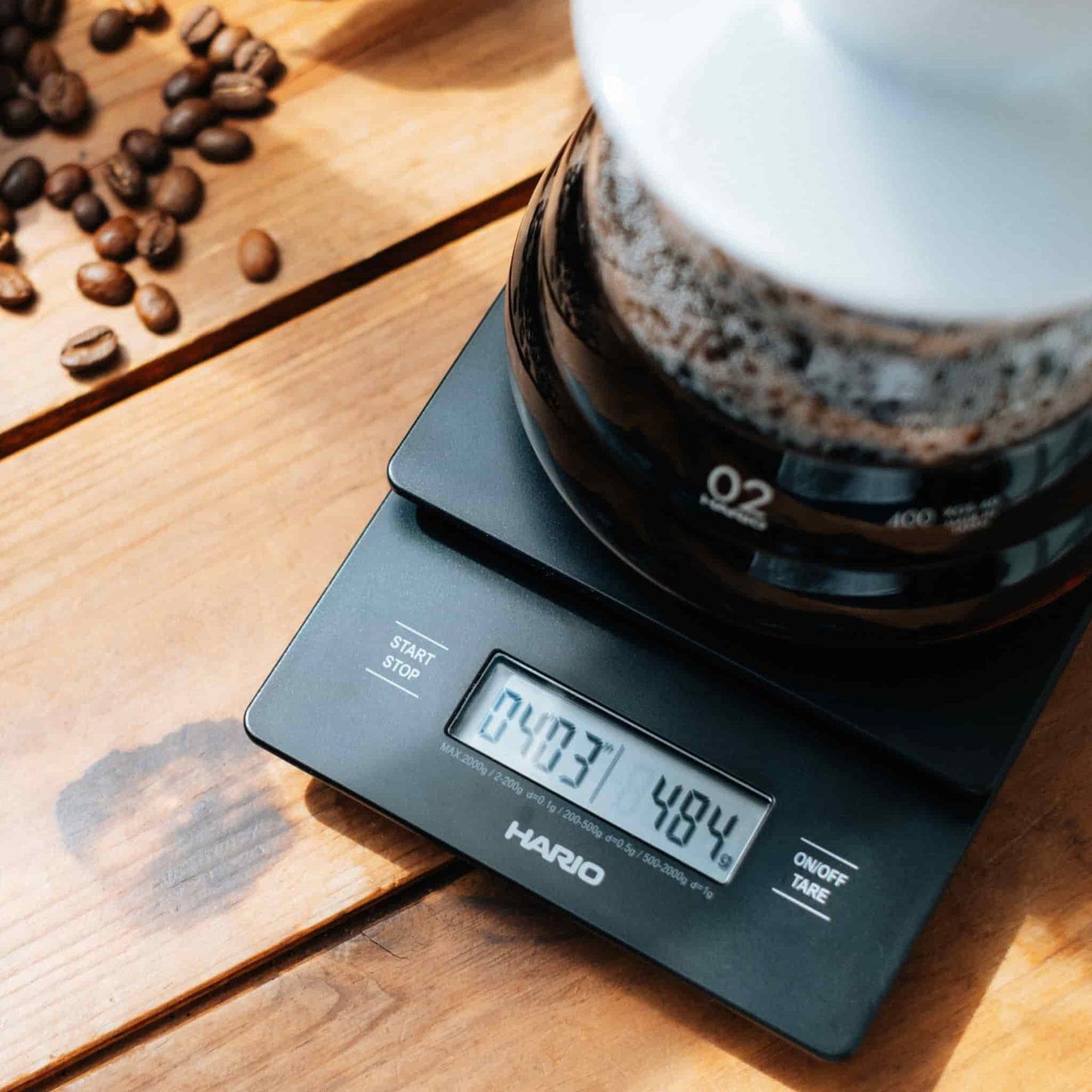 Hario Weegschaal met timer voor jouw koffiebereiding. Vooraanzicht.