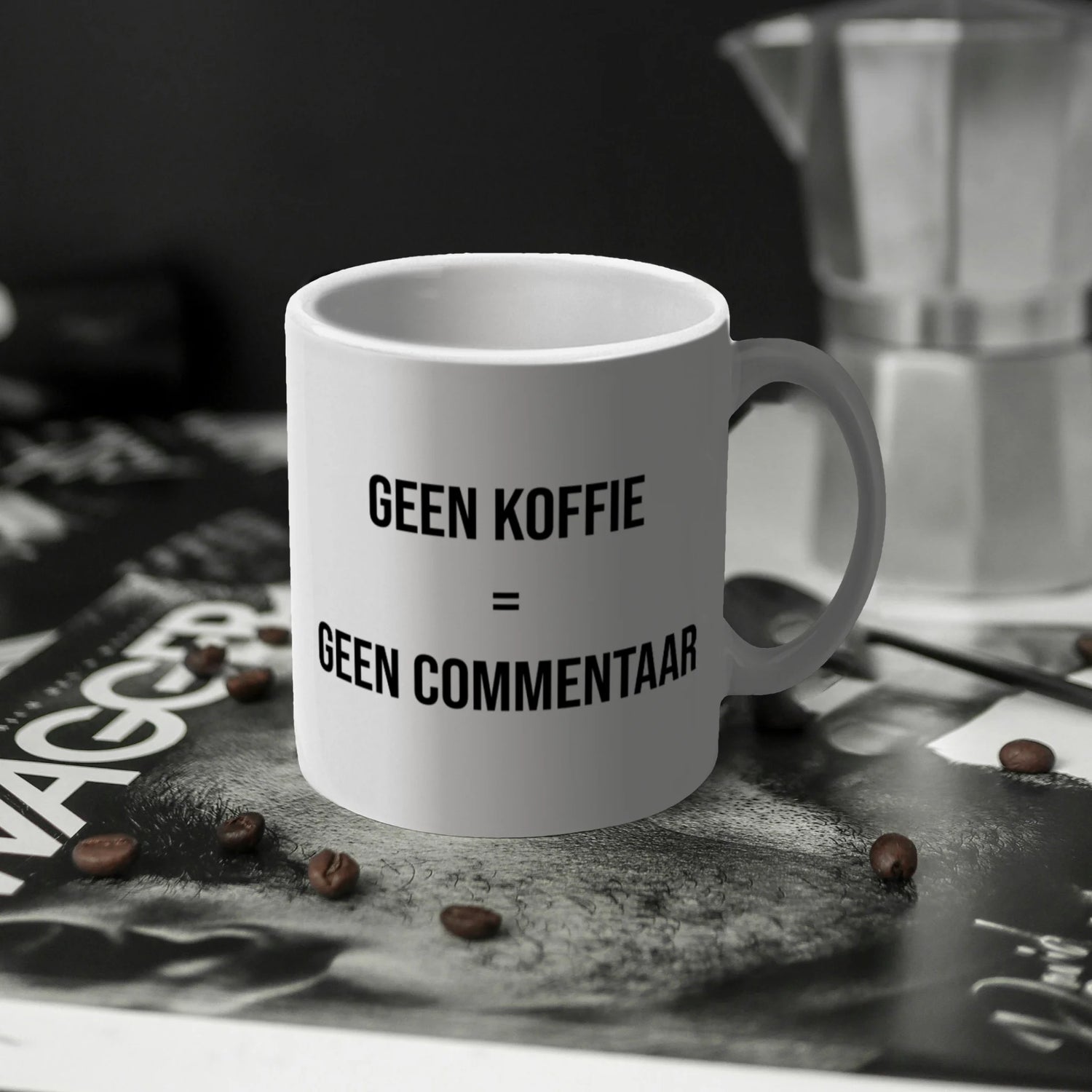 Witte keramieken mok met quote, origineel cadeau voor vrienden en koffiegekken.