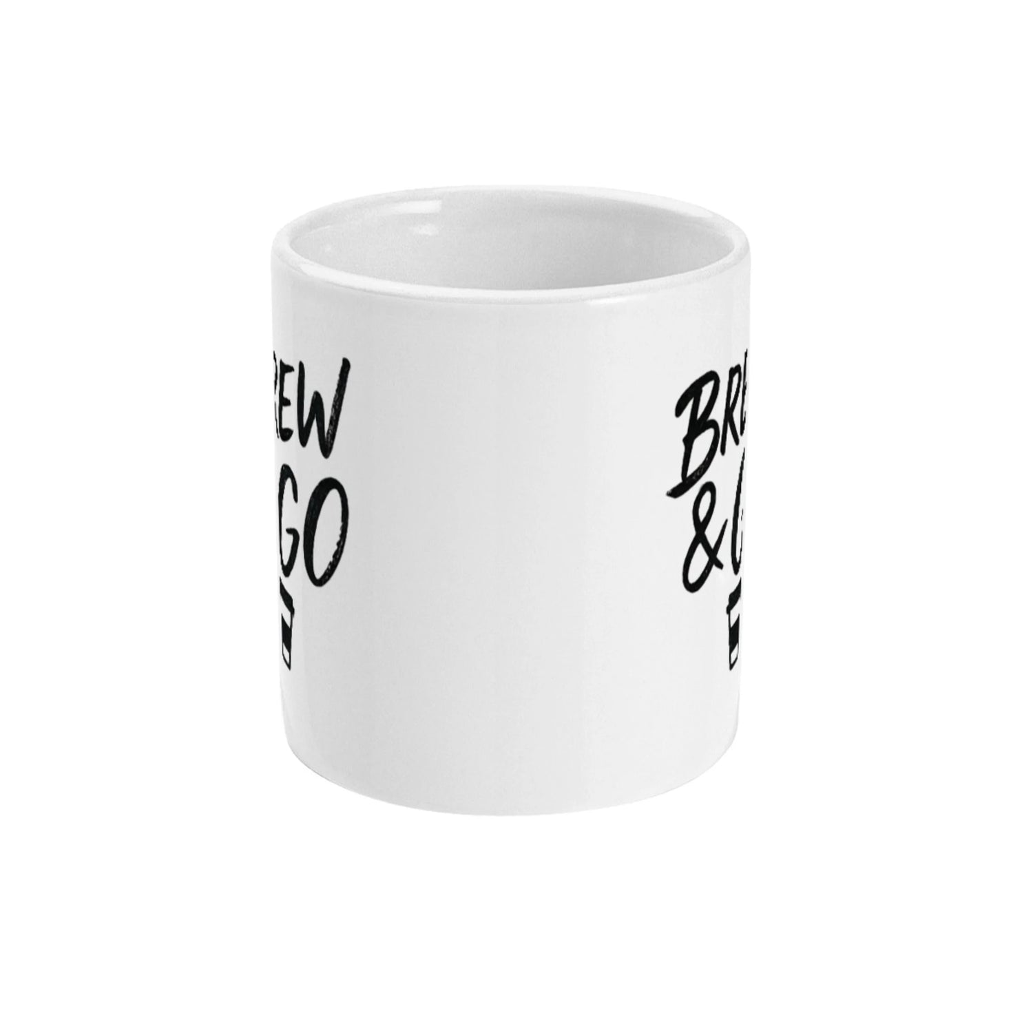 Witte mok met zwarte 'Brew & Go' opdruk, ideaal als cadeau voor koffieliefhebbers of collega’s.