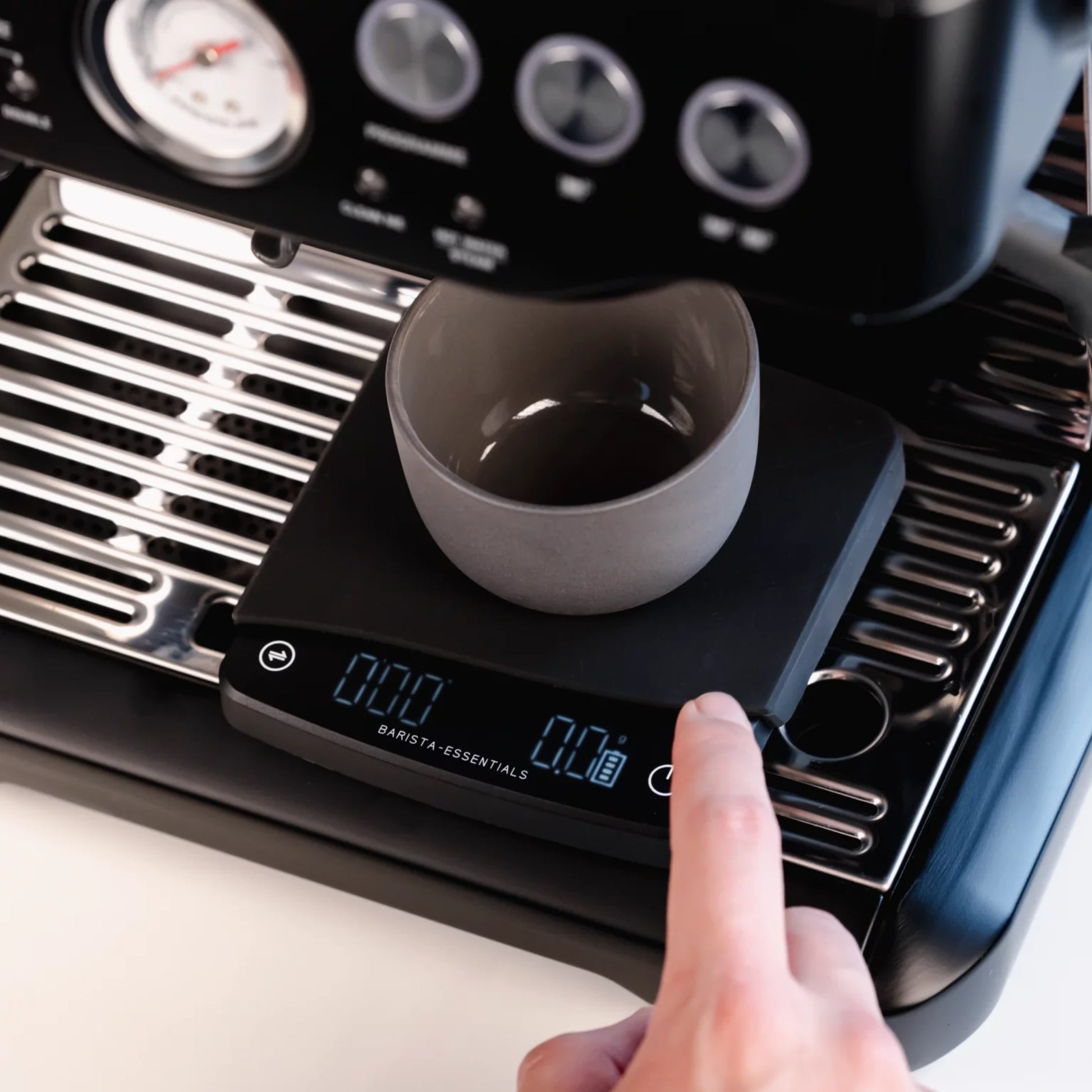 Oplaadbare weegschaal met auto timer voor koffie en espresso extractie van de Barista Shop 3