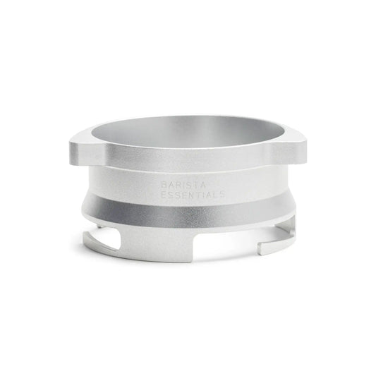 Productfoto van een zilverkleurige 53,3 mm doseerring (Barista Essentials) voor Sage Barista Express/Pro/Touch, geïsoleerd op een witte achtergrond.