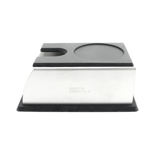 Zilveren RVS tamper station voor thuisbarista’s, frontaanzicht met uitsparingen voor tamper en portafilter