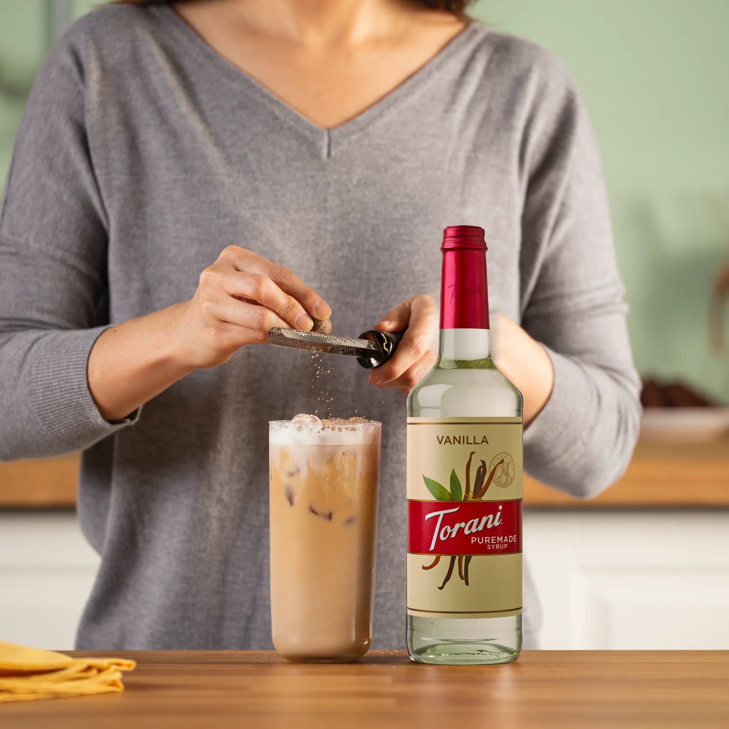 IJskoffie latte met Torani PureMade Vanilla voor een frisse en zoete smaak.